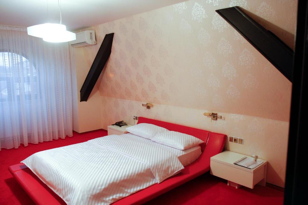 Hotel Anna Junior Târgu Jiu Δωμάτιο φωτογραφία